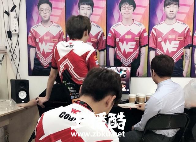 微笑谈当LOL教练心得：现在的选手不骂不行，WE只有大舅子最懂事