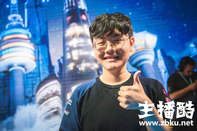UZI再破纪录十一次拿一血 小将JKL荣膺小组赛击杀王