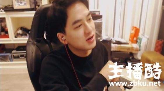 RNG和EDG止步八强，草莓心酸表示：这辈子没想过要给IG加油！