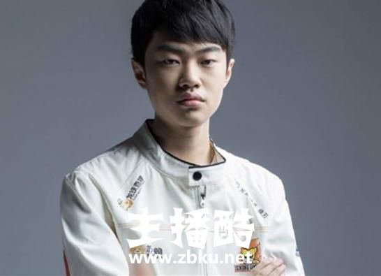谁才是LPL第一国产中单？解说娃娃称赞这名选手是BUG级别！