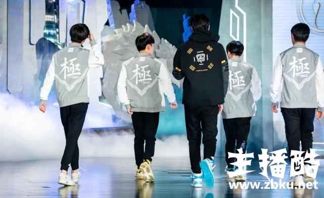 UZI创下世界赛击杀纪录IG不爱加班 Mata连拿3次MVP