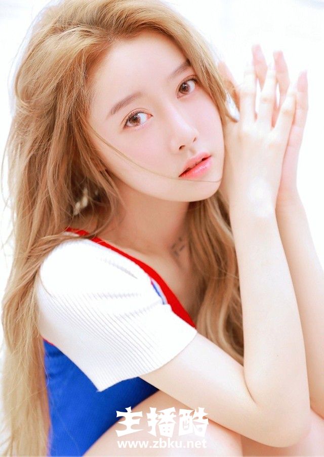 闪亮大眼睛美眉白瓷肌肤吹弹可破五官笔挺气质温柔图片