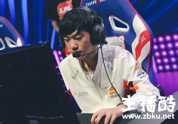 Joker透露：Knight这次转会TOP的价格极高，甚至超过了当年的Uzi
