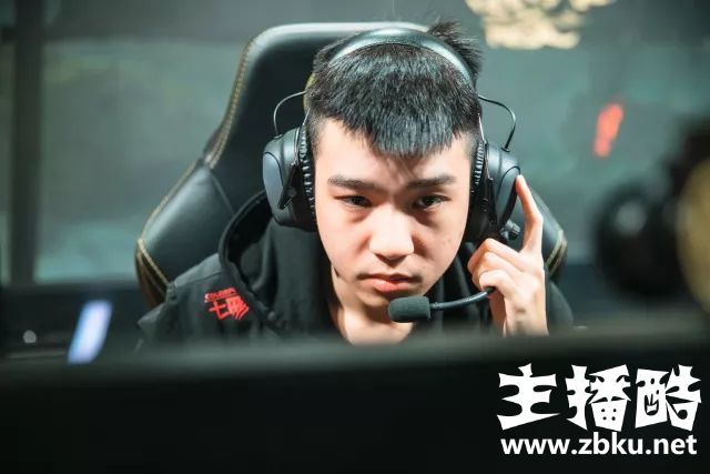 Letme为国产上单正名 厄加特天秀一打二反杀证明自己
