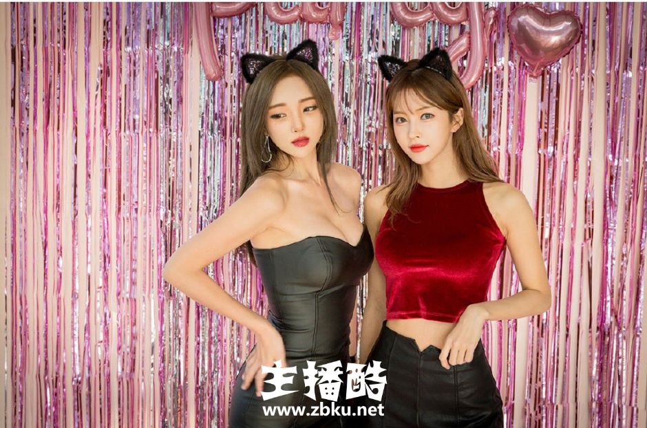 高跟麻辣美女姐妹花黑丝美腿丰乳翘臀身材凹凸有致图片