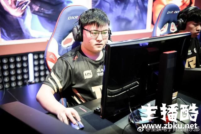 LPL夏季赛总决赛宣传片曝光，阿水霸气回应UZI：我来打败你吧！