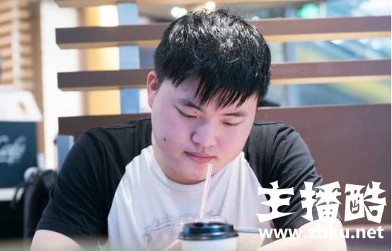 S8选手段位排行榜：前10名中LPL占有5位 Uzi未能上榜