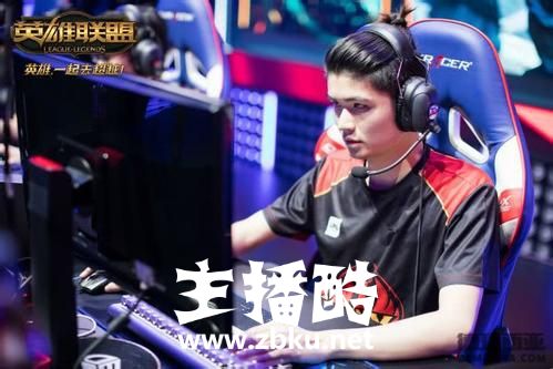 FPX输给JDG惨遭淘汰后，无状态行为引发热议，网友：这是在抗议？