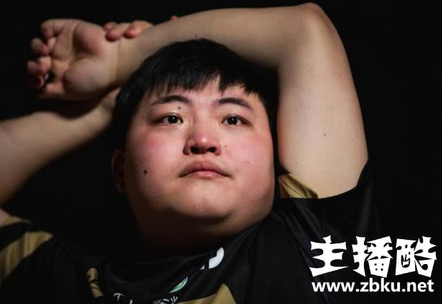 大师兄：UZI让大家都迷信四保一 但现在下路不包赢了