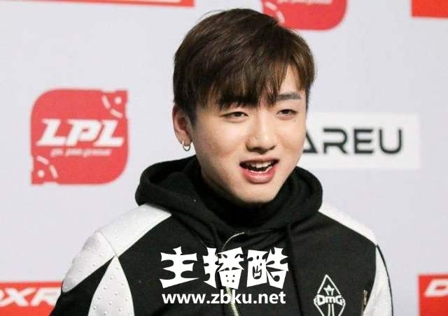 OMG中单冷少吐槽峡谷之巅：钻一大师等于韩服黄金！