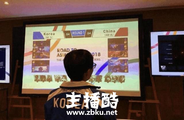 LOL亚运会：Meiko摘掉眼镜漏出本体 网友：这么多年错怪超人编剧