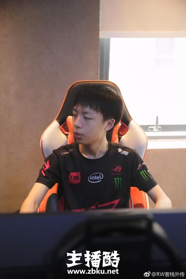 LOL：马哥对线开始暴毙？RW新阵容弊端出现，取舍成最大难题