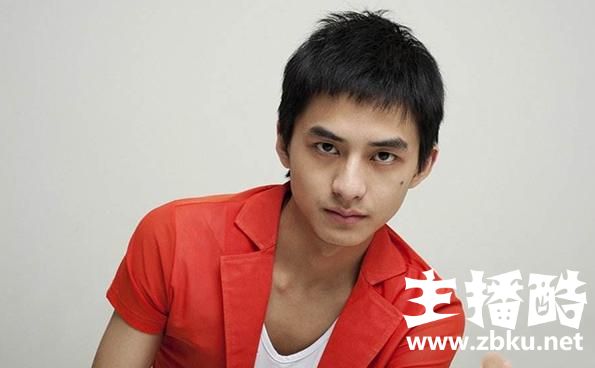 草莓透露：厂长这次不一定退役 UZI明年可能会有动作