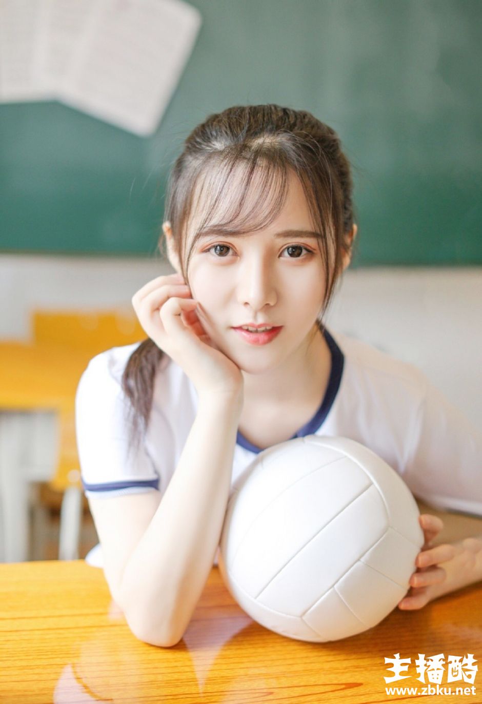 冲天马尾辫元气美女身材高挑休闲运动服秀纤细筷子腿图片