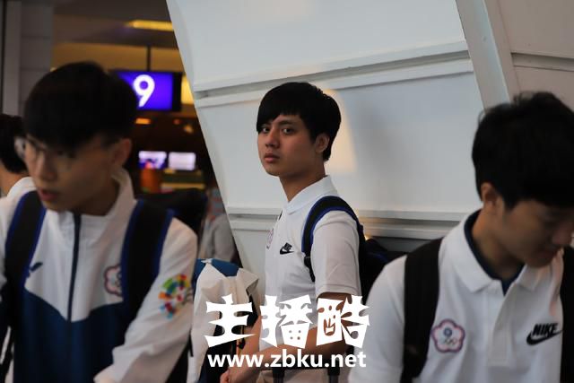 LOL：中国台北英雄联盟代表队接受采访：我们和其他强队五五开