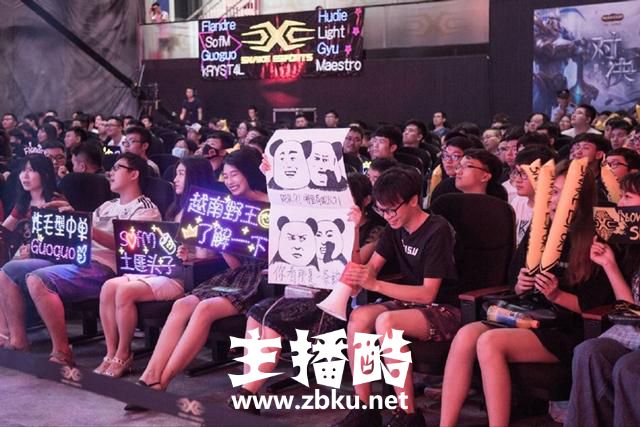 Snake1比2不敌EDG，彻底无缘季后赛，网友：EDG这双C真的无敌！
