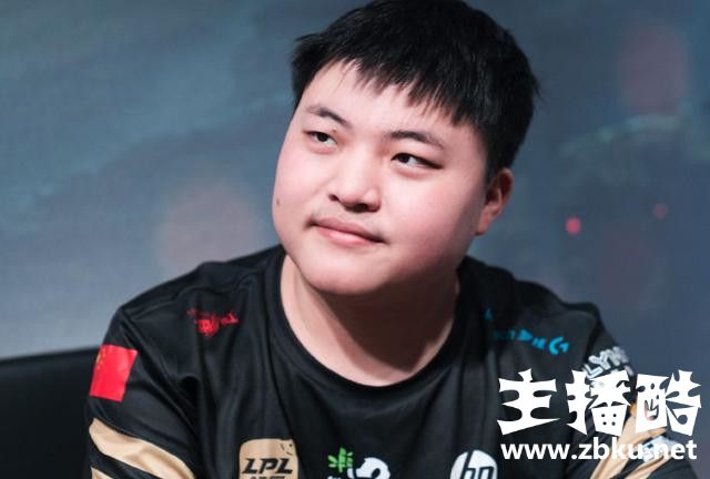 FNC上单嫂子也被演了？吐槽韩服队友一直疯狂点投降