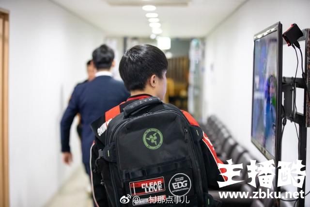 LOL：SKY也来劝厂长了！一旦离开回来很难，心里有梦就继续坚持！