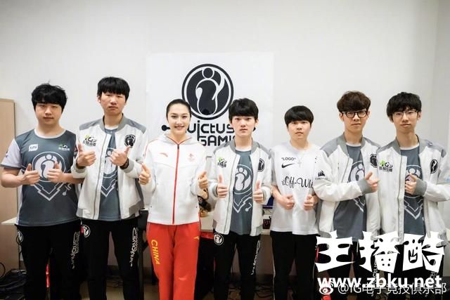 LPL夏季赛总决赛宣传片曝光，阿水霸气回应UZI：我来打败你吧！