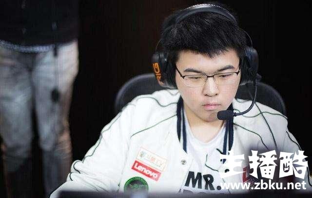 韦神实现诺言，开播播英雄联盟，跟OMG小海双排，弹幕扎心了