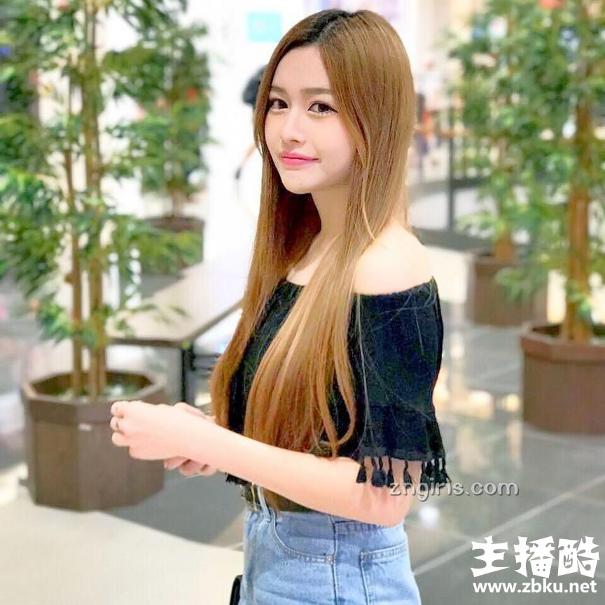 马来西亚清纯白嫩美女Diorlynn Ong性感美拍生活图片