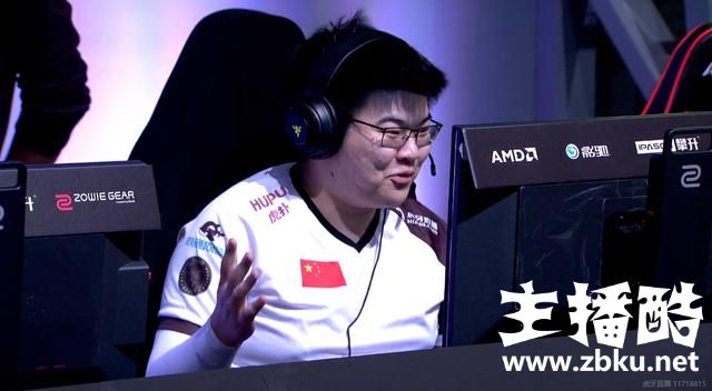 绝地求生天命杯：4AM一路碾压15杀吃鸡，韦神赛后表情亮了