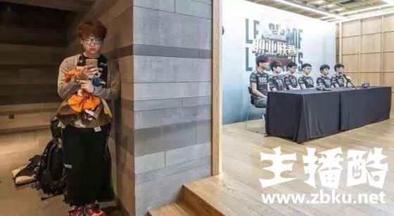 S8现场直击：站在EDG背后的厂长 这3张照片令人扎心