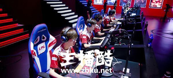 WE三连胜收官LPL夏季赛 微笑：S9我们将会继续加油
