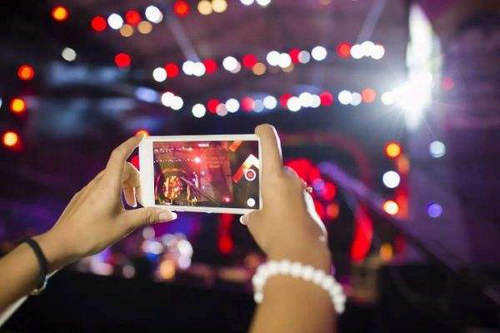 火山直播去哪里买人气 火山直播间挂假人有事吗