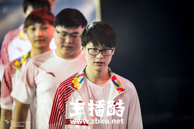 亚运LOL首日：中国首战韩国告负 3胜1负居小组第二