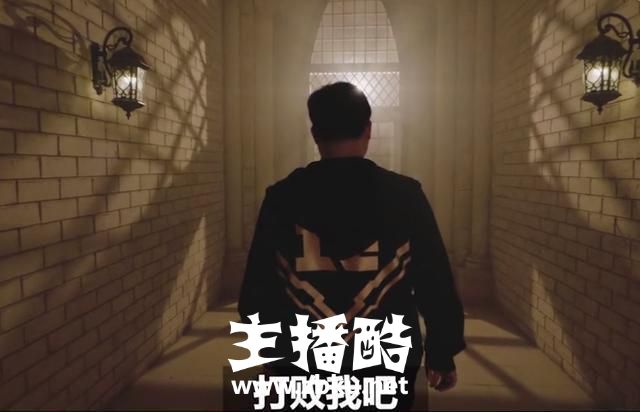 RNG战胜RW后，赛后采访中Uzi的白发令玩家动容，网友：天道酬勤！