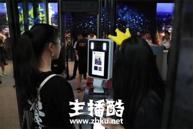 RNG主场运营之道：从电竞海底捞变成了大型宠粉现场