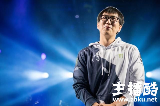 LOL：知名狗吹ADC大师兄Doublelift一觉睡醒被偷了20万美元！