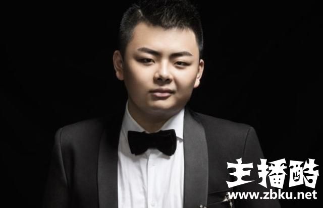 笑笑谈IG夺冠：这个冠军真的很重要，因为LOL是我们这代人的青春！
