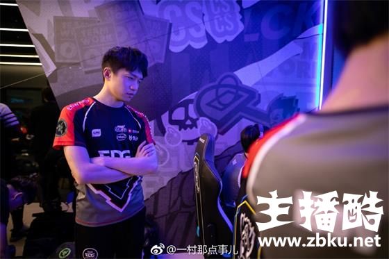 S8现场直击：站在EDG背后的厂长 这3张照片令人扎心