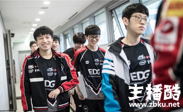LOL微笑谈S8淘汰赛：这次八强分组很好，但有个队伍LPL一定要小心