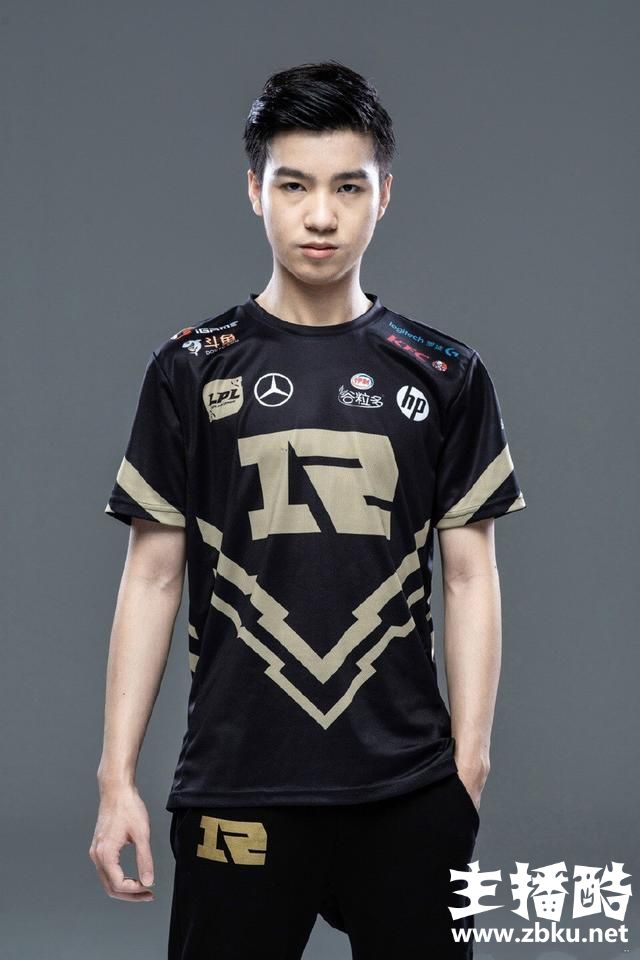 LOL：皇族管理层坦言最对不起君泽，一开始的短板，现在的让男？