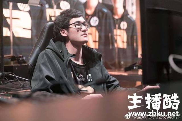 解说记得爆料卡萨感情史：他以前受过情伤，喜欢的妹纸跟别人跑了