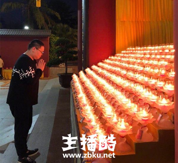 沈灵敏透露PDD近况：会回来直播 病情已确认为良性