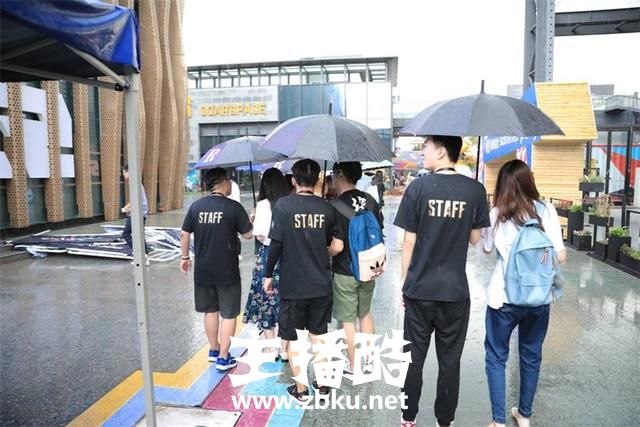 RNG主场运营之道：从电竞海底捞变成了大型宠粉现场