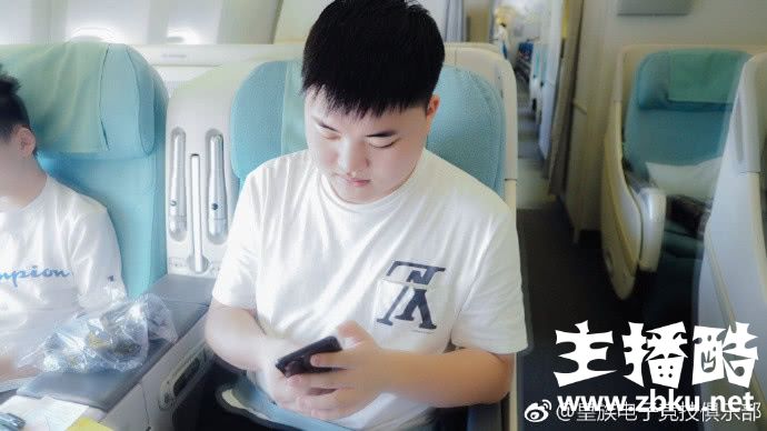 RNG全队8人已到达韩国 S8世界赛RNG阵容依旧成谜
