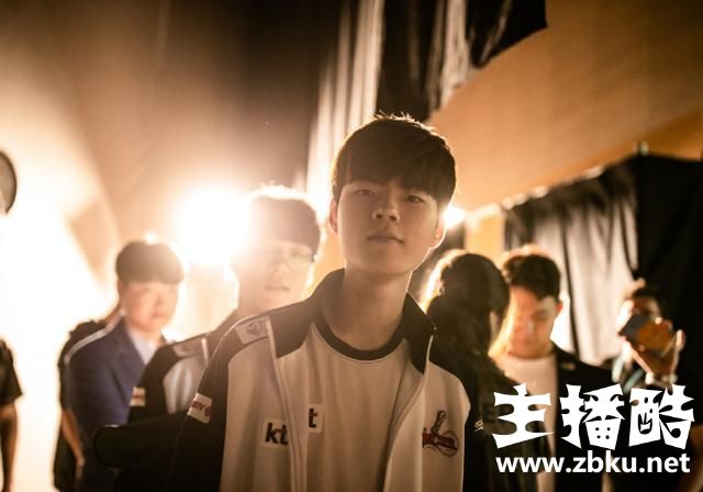 IG对决KT赛前深度解析：不把下路拿狗链拴住，怎么赢银河战舰？