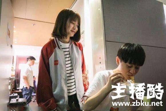 RNG心理老师谈辅助ming：他真的很不容易，亚运会决赛时带伤上阵！