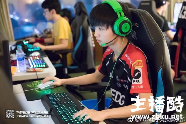 LOL：EDG官博更新训练情况，阿布坐场监督 网友：看到阿布放心了