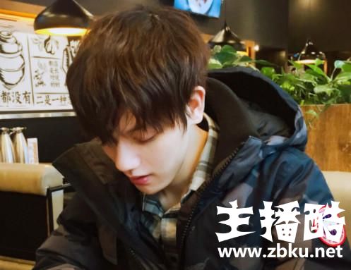 前JDG队员诺夏受邀去RW试训，或将复出辅助司马老贼！