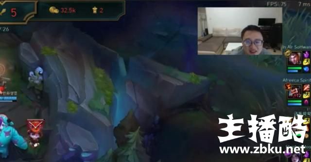 Joker：其实现在Uzi和微笑没什么好比的，无论从哪方面都完美超越