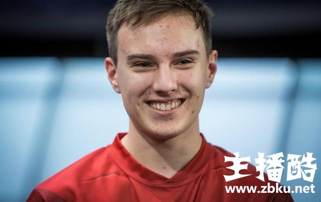 只是开个玩笑？任栋现场采访质问Perkz泄密节奏事件